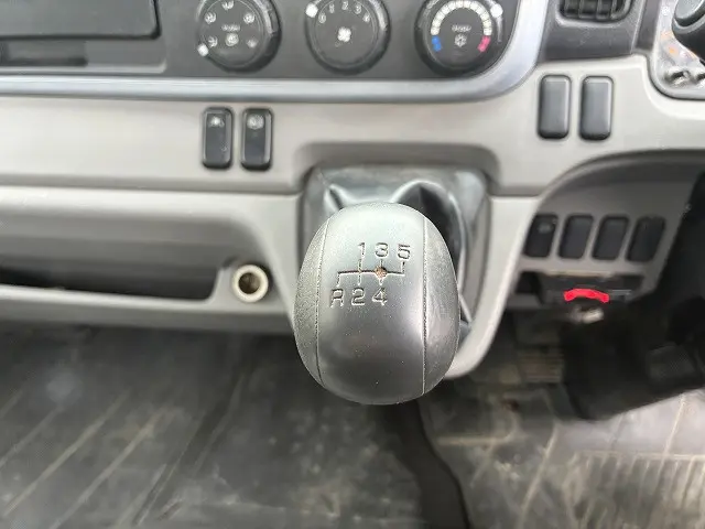 三菱 キャンター TPG-FBA20(2WD)の写真34