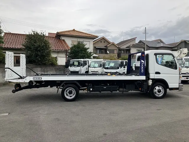 三菱 キャンター 2PG-FEB90(2WD)の写真5