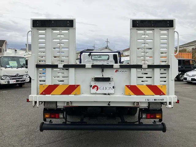 三菱 キャンター 2PG-FEB90(2WD)の写真7