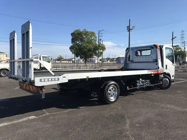 いすゞ エルフ TRG-NPR85AN(2WD)の写真6
