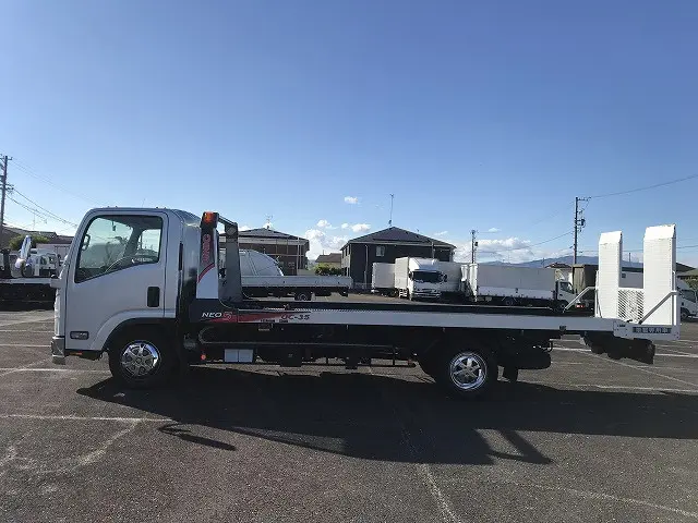 いすゞ エルフ TRG-NPR85AN(2WD)の写真7