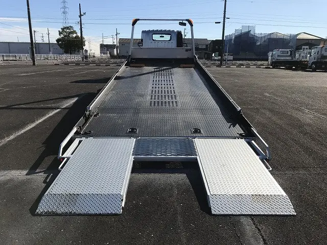 いすゞ エルフ TRG-NPR85AN(2WD)の写真12