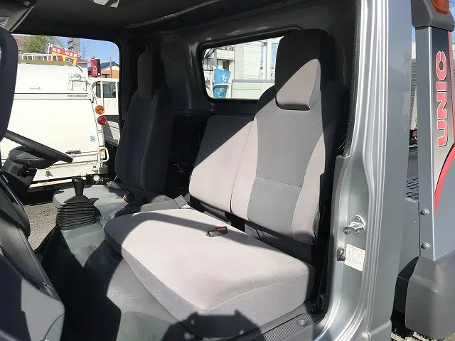 いすゞ エルフ TRG-NPR85AN(2WD)の写真30