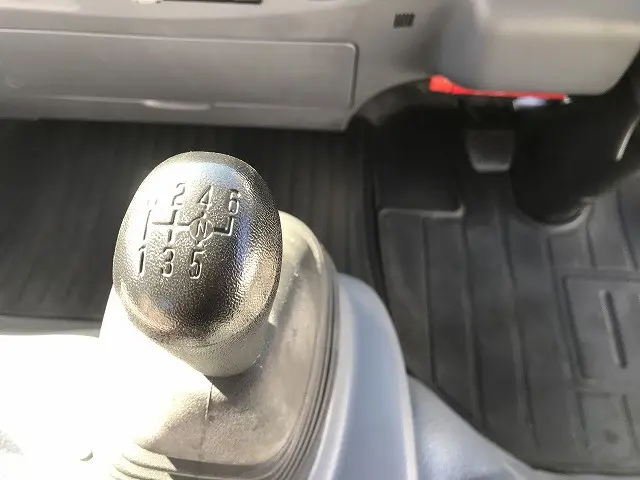 いすゞ エルフ TRG-NPR85AN(2WD)の写真33