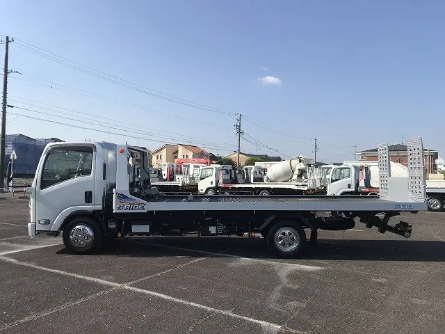 いすゞ エルフ 2RG-NPR88AN(2WD)の写真4