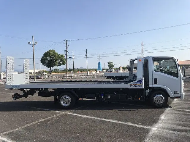 いすゞ エルフ 2RG-NPR88AN(2WD)の写真5