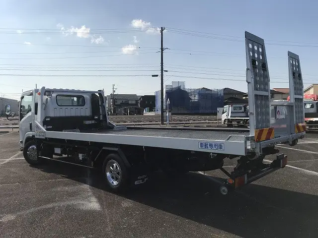 いすゞ エルフ 2RG-NPR88AN(2WD)の写真6