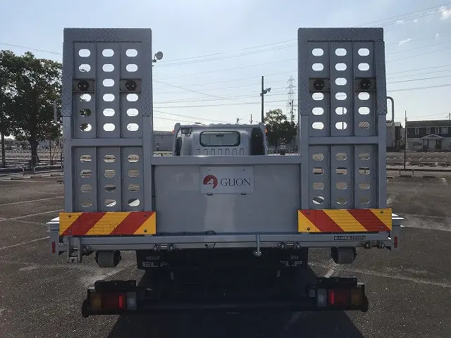 いすゞ エルフ 2RG-NPR88AN(2WD)の写真7