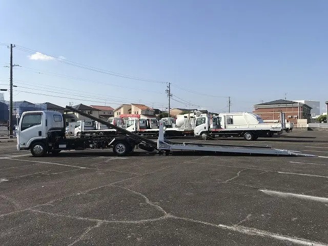 いすゞ エルフ 2RG-NPR88AN(2WD)の写真11