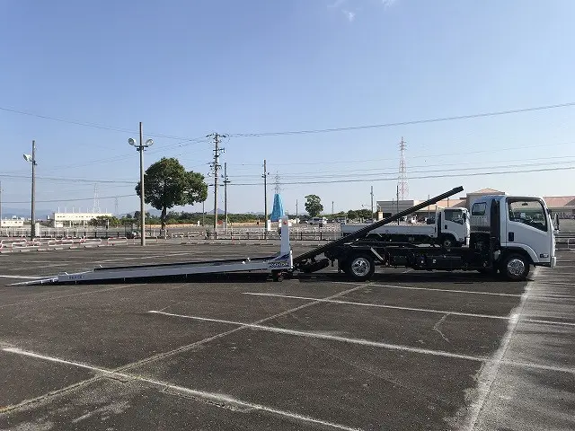 いすゞ エルフ 2RG-NPR88AN(2WD)の写真12