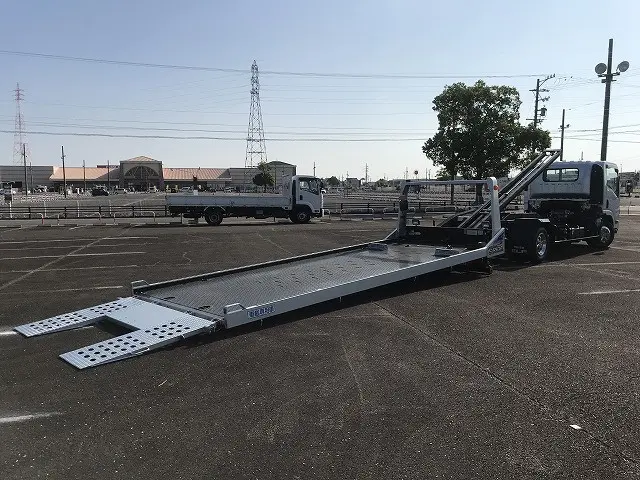 いすゞ エルフ 2RG-NPR88AN(2WD)の写真15