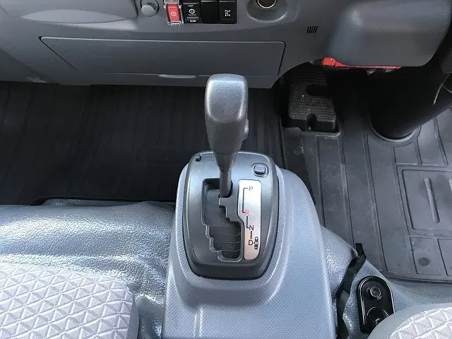 いすゞ エルフ 2RG-NPR88AN(2WD)の写真26