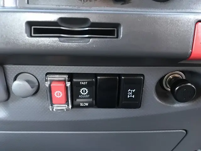 いすゞ エルフ 2RG-NPR88AN(2WD)の写真29