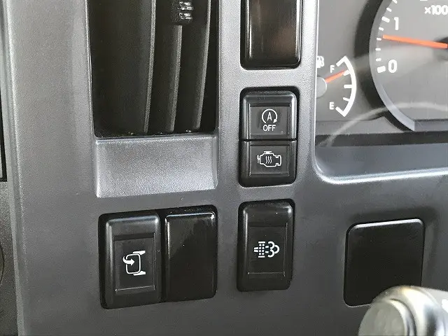 いすゞ エルフ 2RG-NPR88AN(2WD)の写真30