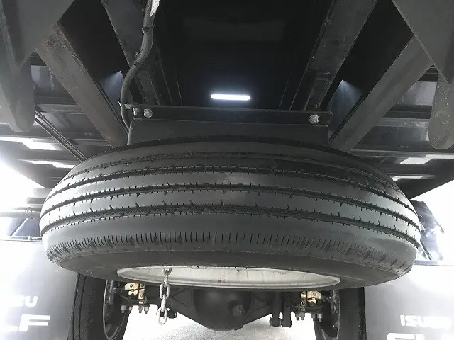 いすゞ エルフ 2RG-NPR88AN(2WD)の写真46