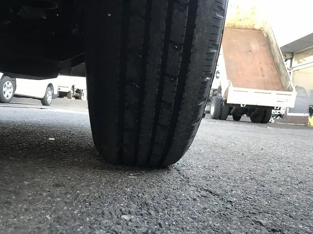 いすゞ エルフ 2RG-NPR88AN(2WD)の写真47