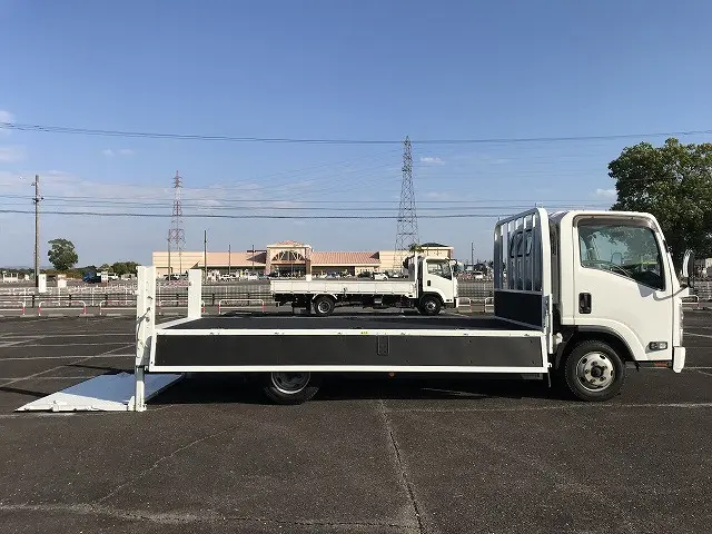 いすゞ エルフ TRG-NPR85AR(2WD)の写真8