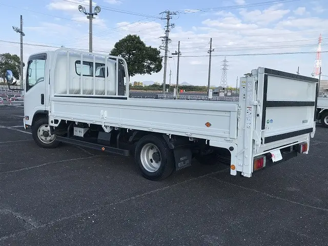 いすゞ エルフ TRG-NPR85AR(2WD)の写真11