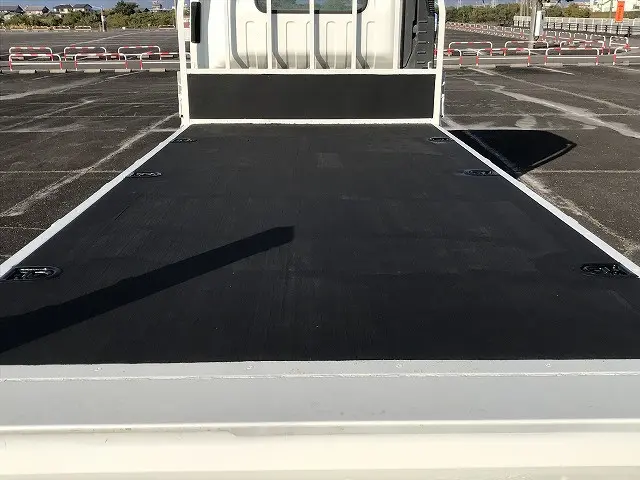 いすゞ エルフ TRG-NPR85AR(2WD)の写真16