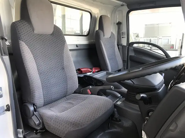 いすゞ エルフ TRG-NPR85AR(2WD)の写真31