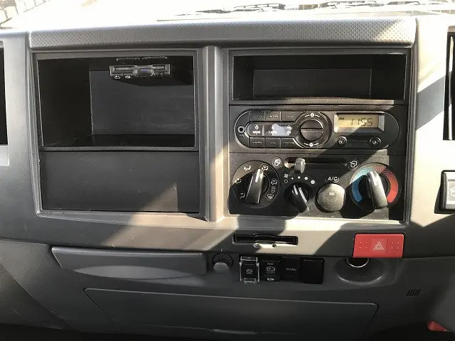 いすゞ エルフ TRG-NPR85AR(2WD)の写真34