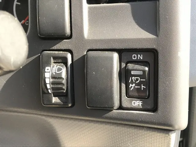 いすゞ エルフ TRG-NPR85AR(2WD)の写真38