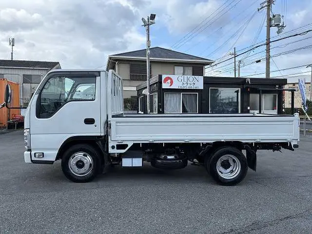 いすゞ エルフ 2RG-NJR88A(2WD)の写真4