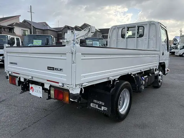 いすゞ エルフ 2RG-NJR88A(2WD)の写真8