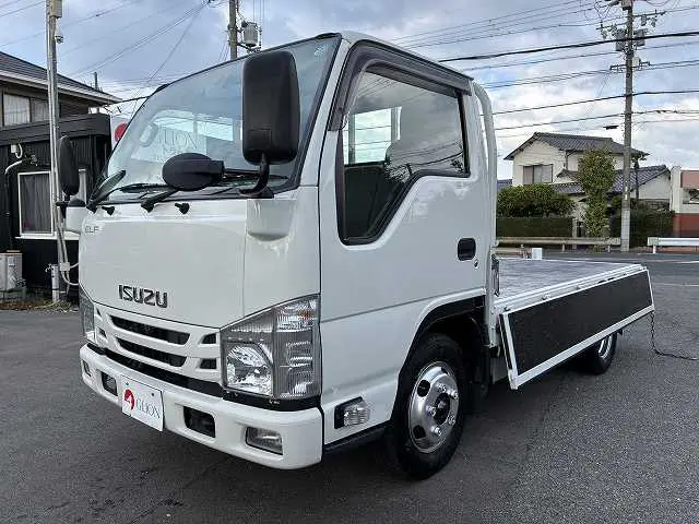 いすゞ エルフ 2RG-NJR88A(2WD)の写真9