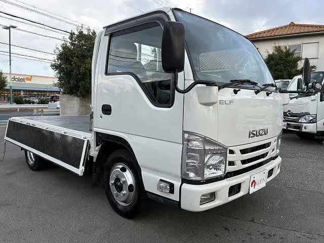 いすゞ エルフ 2RG-NJR88A(2WD)の写真10