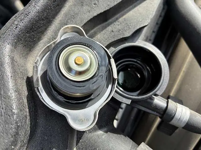 いすゞ エルフ 2RG-NJR88A(2WD)の写真23