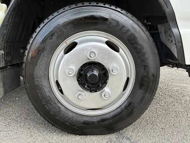 いすゞ エルフ 2RG-NJR88A(2WD)の写真25