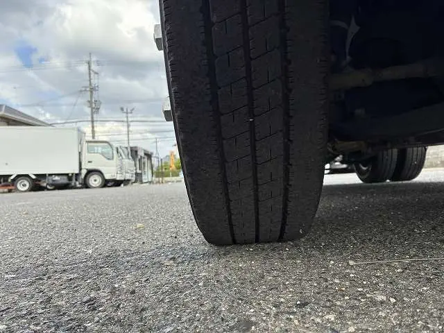 いすゞ エルフ 2RG-NJR88A(2WD)の写真32