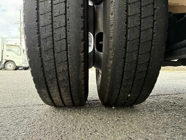 いすゞ エルフ 2RG-NJR88A(2WD)の写真33