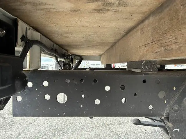 いすゞ エルフ 2RG-NJR88A(2WD)の写真34