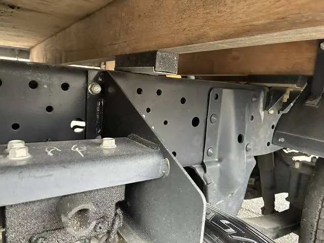 いすゞ エルフ 2RG-NJR88A(2WD)の写真37