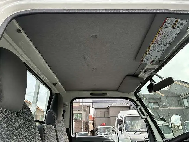 いすゞ エルフ 2RG-NJR88A(2WD)の写真38