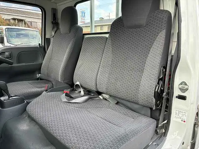 いすゞ エルフ 2RG-NJR88A(2WD)の写真41