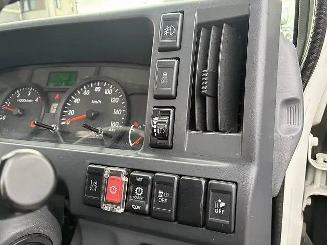 いすゞ エルフ 2RG-NJR88A(2WD)の写真42