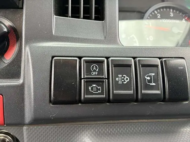 いすゞ エルフ 2RG-NJR88A(2WD)の写真44