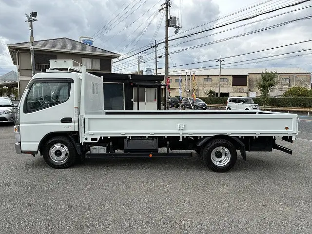 三菱 キャンター 2RG-FEA20(2WD)の写真4