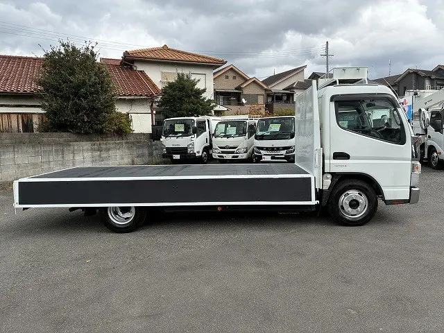三菱 キャンター 2RG-FEA20(2WD)の写真12