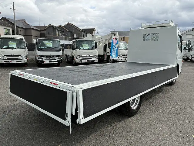 三菱 キャンター 2RG-FEA20(2WD)の写真15