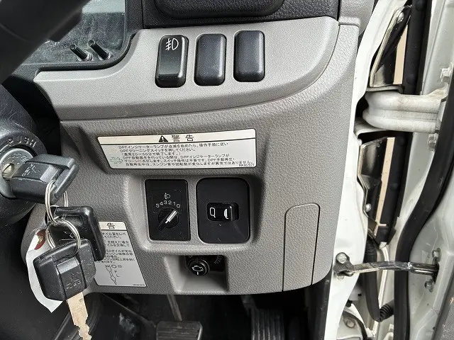 三菱 キャンター 2RG-FEA20(2WD)の写真35