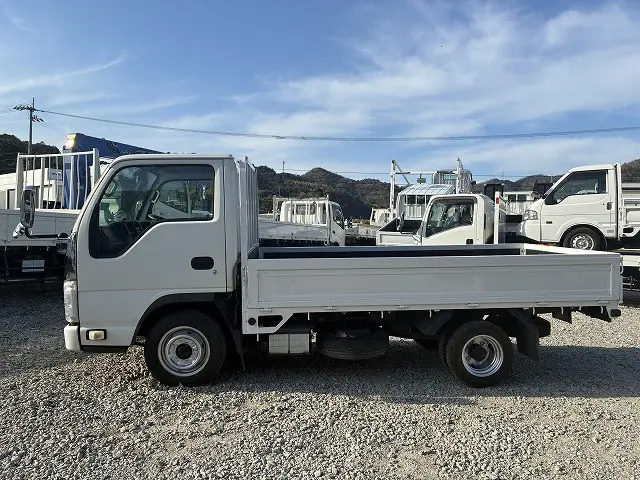 いすゞ エルフ TKG-NHR85A(2WD)の写真4