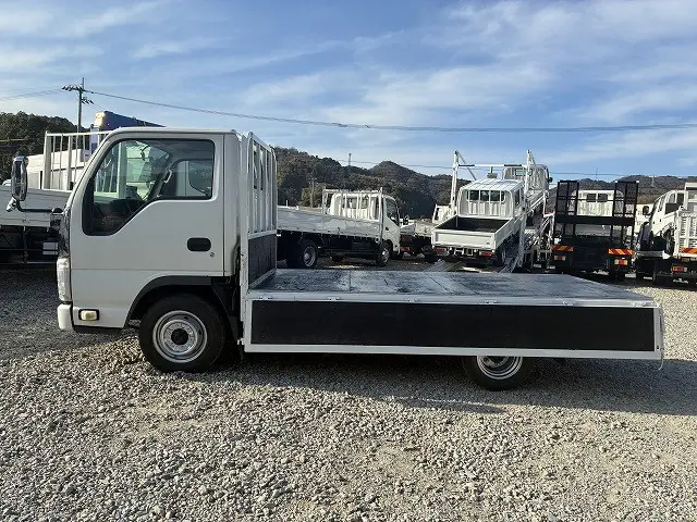 いすゞ エルフ TKG-NHR85A(2WD)の写真11