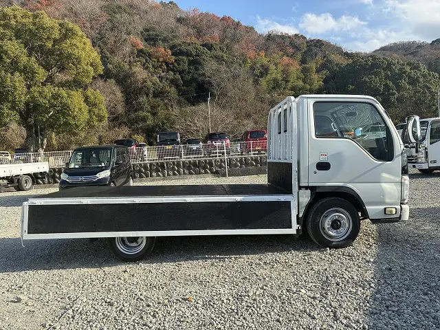 いすゞ エルフ TKG-NHR85A(2WD)の写真12