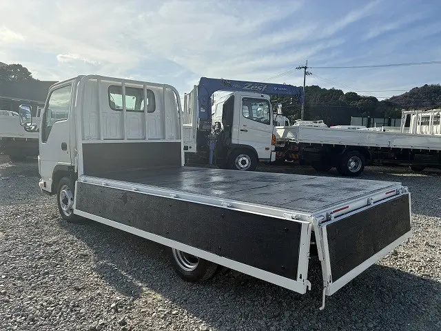 いすゞ エルフ TKG-NHR85A(2WD)の写真13