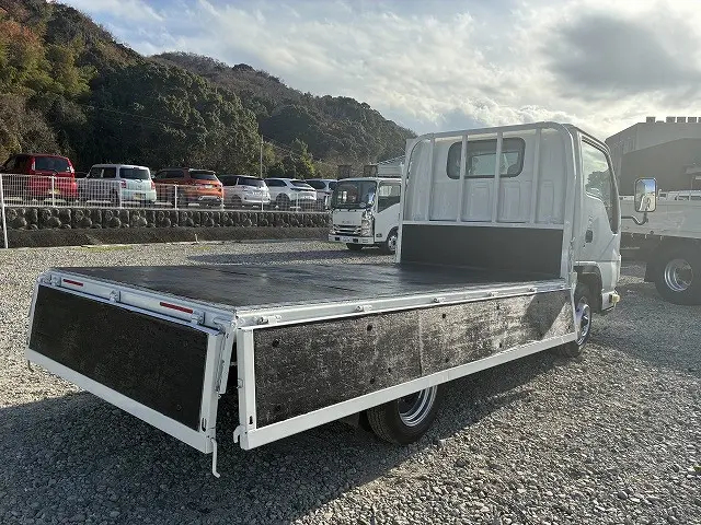 いすゞ エルフ TKG-NHR85A(2WD)の写真15