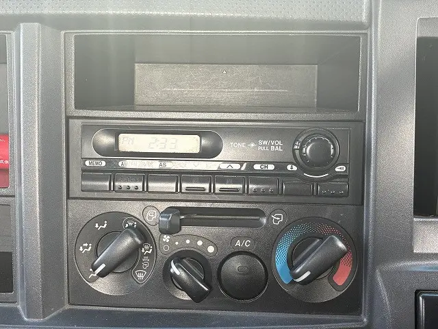 いすゞ エルフ TKG-NHR85A(2WD)の写真33